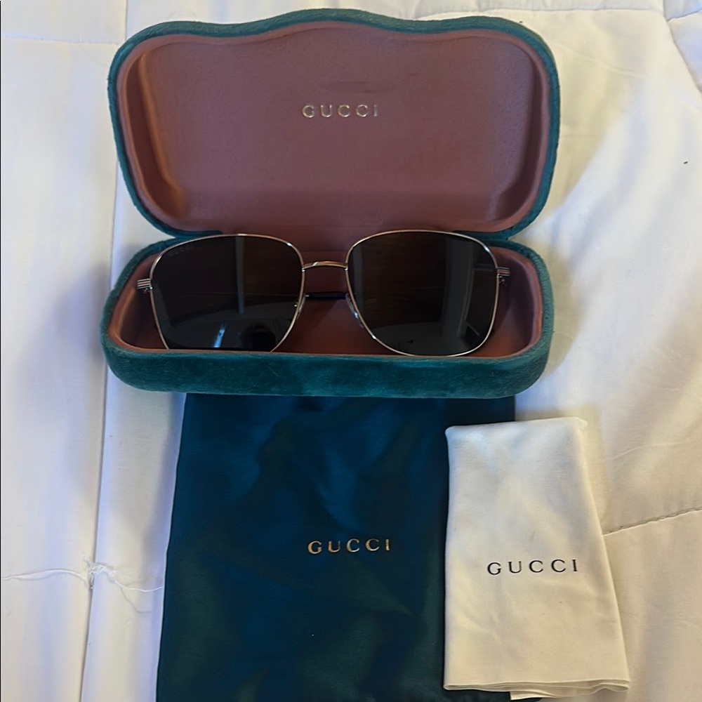 Gucci Black Sunglasses Accessories Set